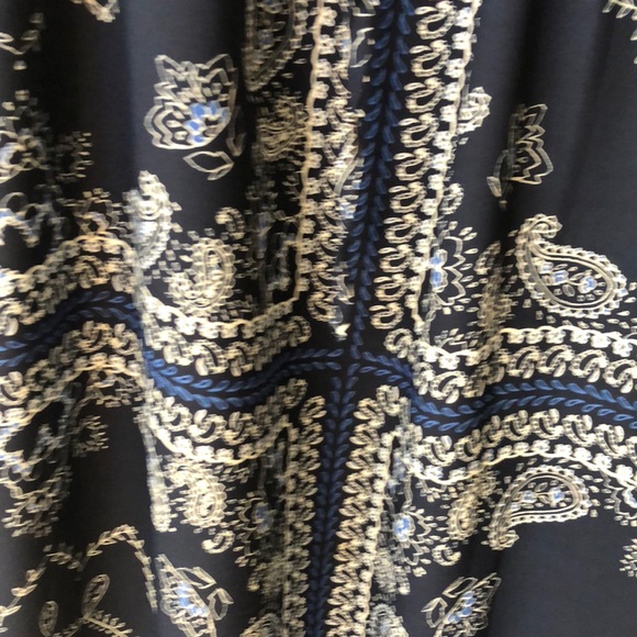 Cold shoulder tunic - Picture 4 of 4